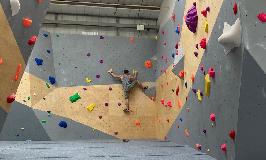 Image 4: Indoor Bouldering Induction Session