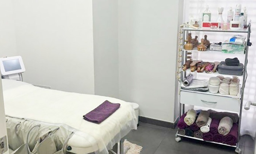 Image 13: Tratamiento reductor combinado con electroestimulación y presoterapia 