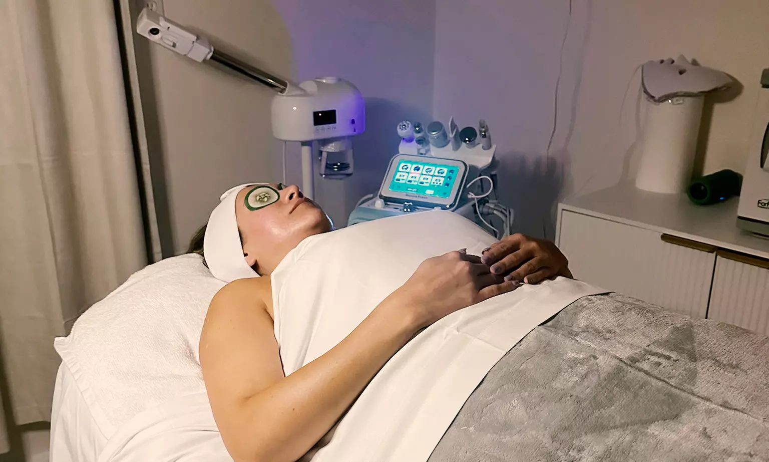 Atrosa Signature Facial for a Fresh Look!
