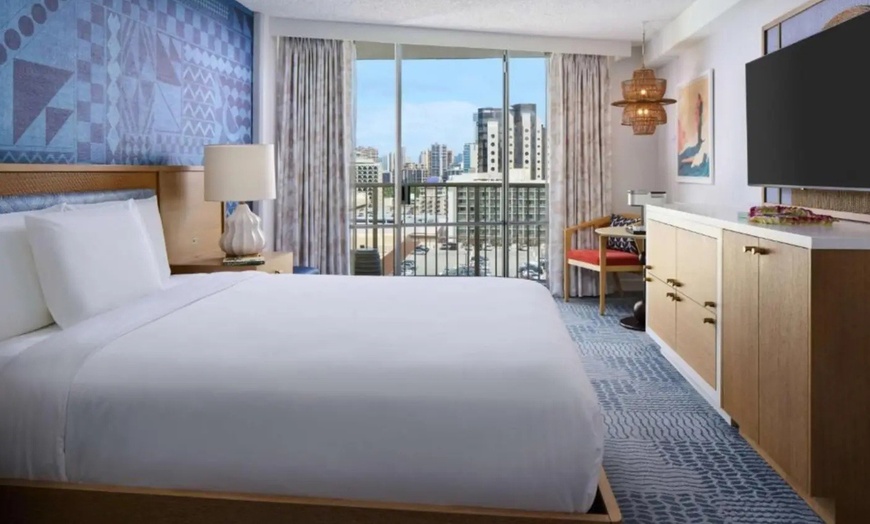 Image 13: ✈ 4-Day Hawaii Vacation with Air from Great Value Vacations