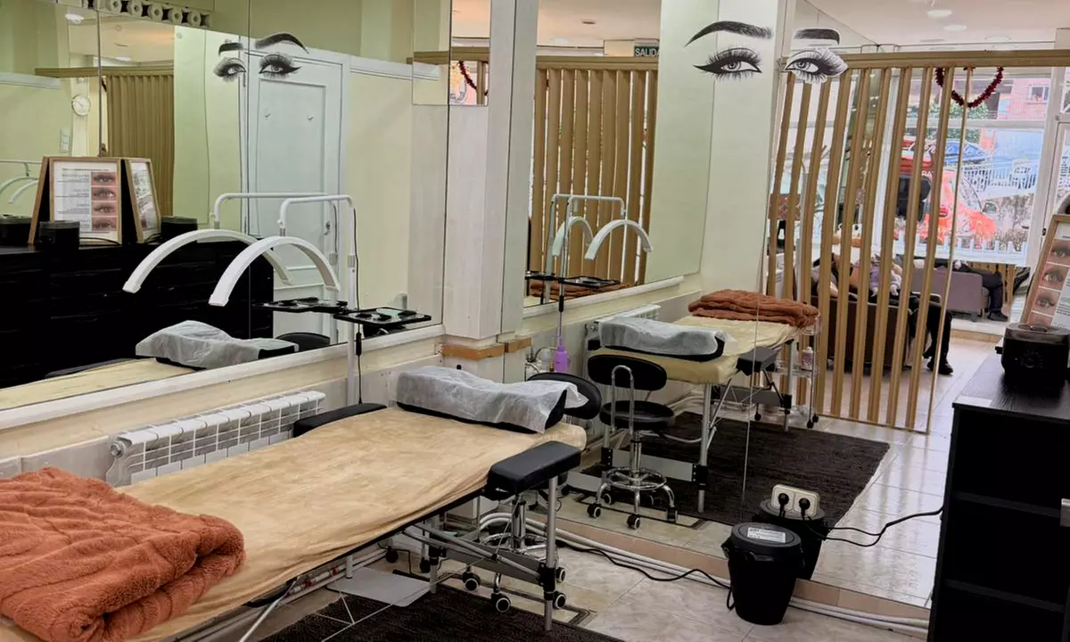 Lifting y tinte de pestañas con diseño, depilación y laminado de cejas