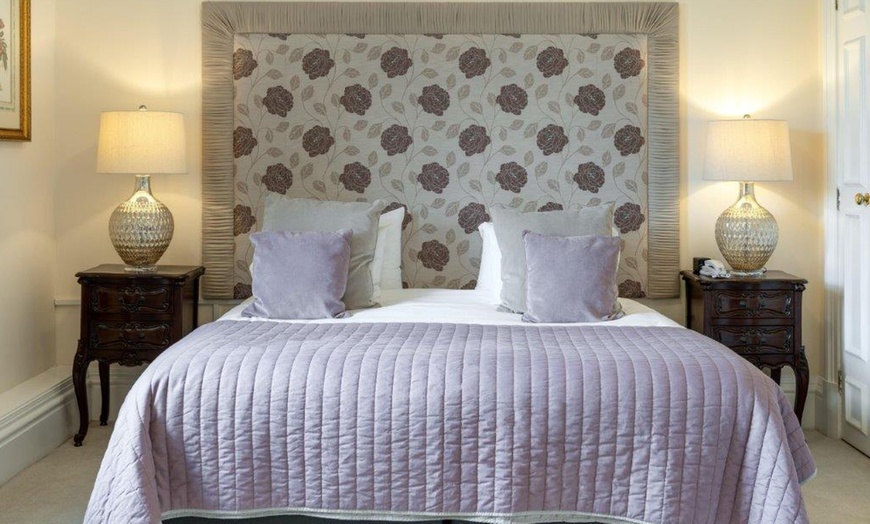 Image 7: Warwickshire: Standard Double / Twin Room with Breakfast, Wi-Fi & More