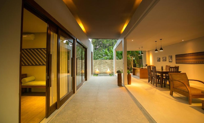 Image 9: Bali: 5 or 7 Nights with Massage & more at Senetan Villas & Spa Resort