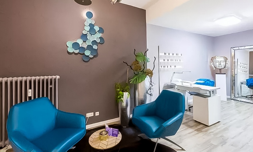 Image 2: 45 Min. Anti-Stress-Ganzkörpermassage oder Rücken-Gesäß-Massage