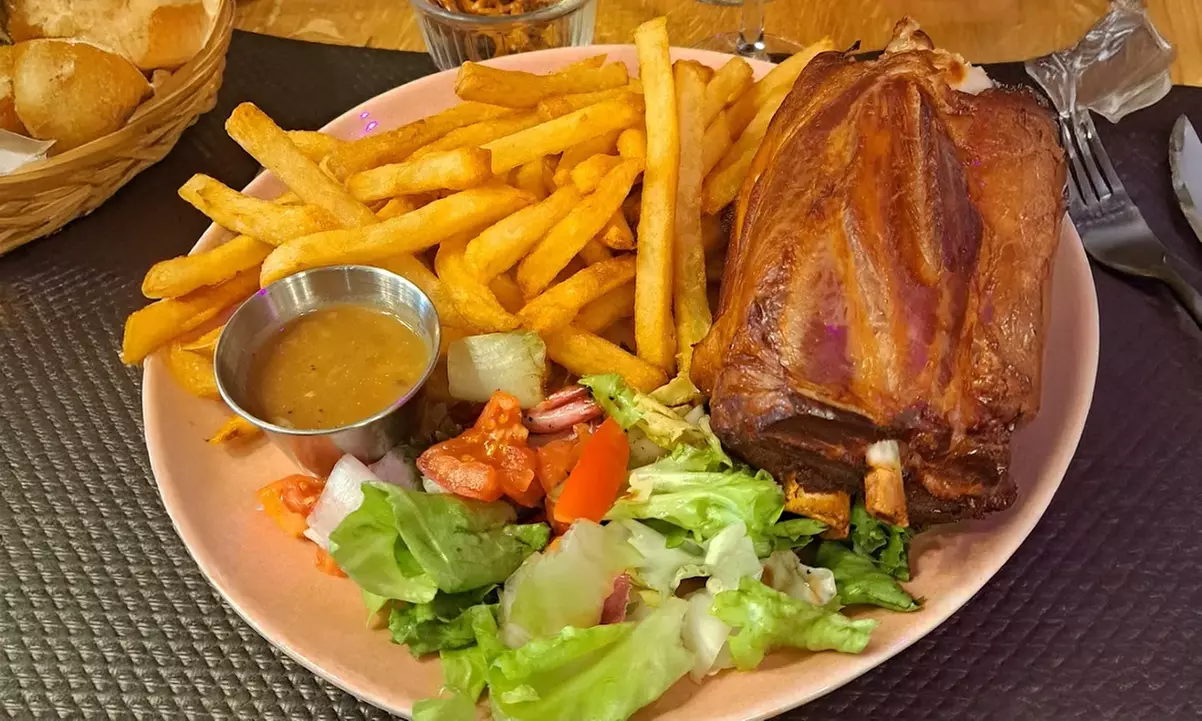 Soirée cabaret ou karaoké et menu gourmand près de Lens