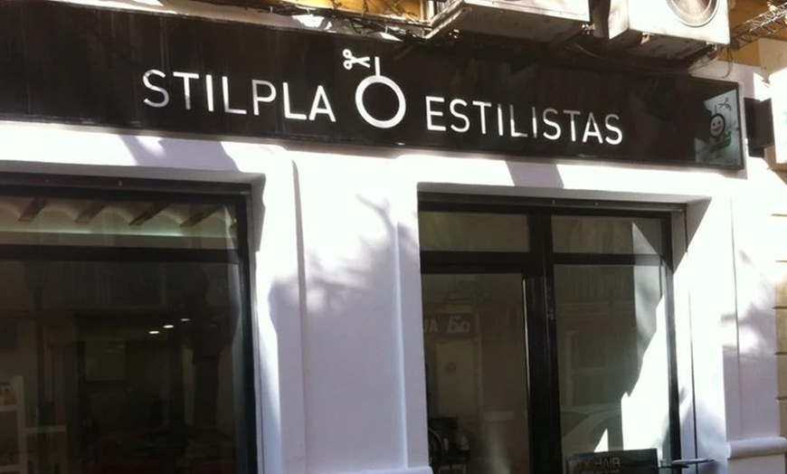 Image 3: Diagnóstico capilar con oxigenación del folículo y alquimia capilar