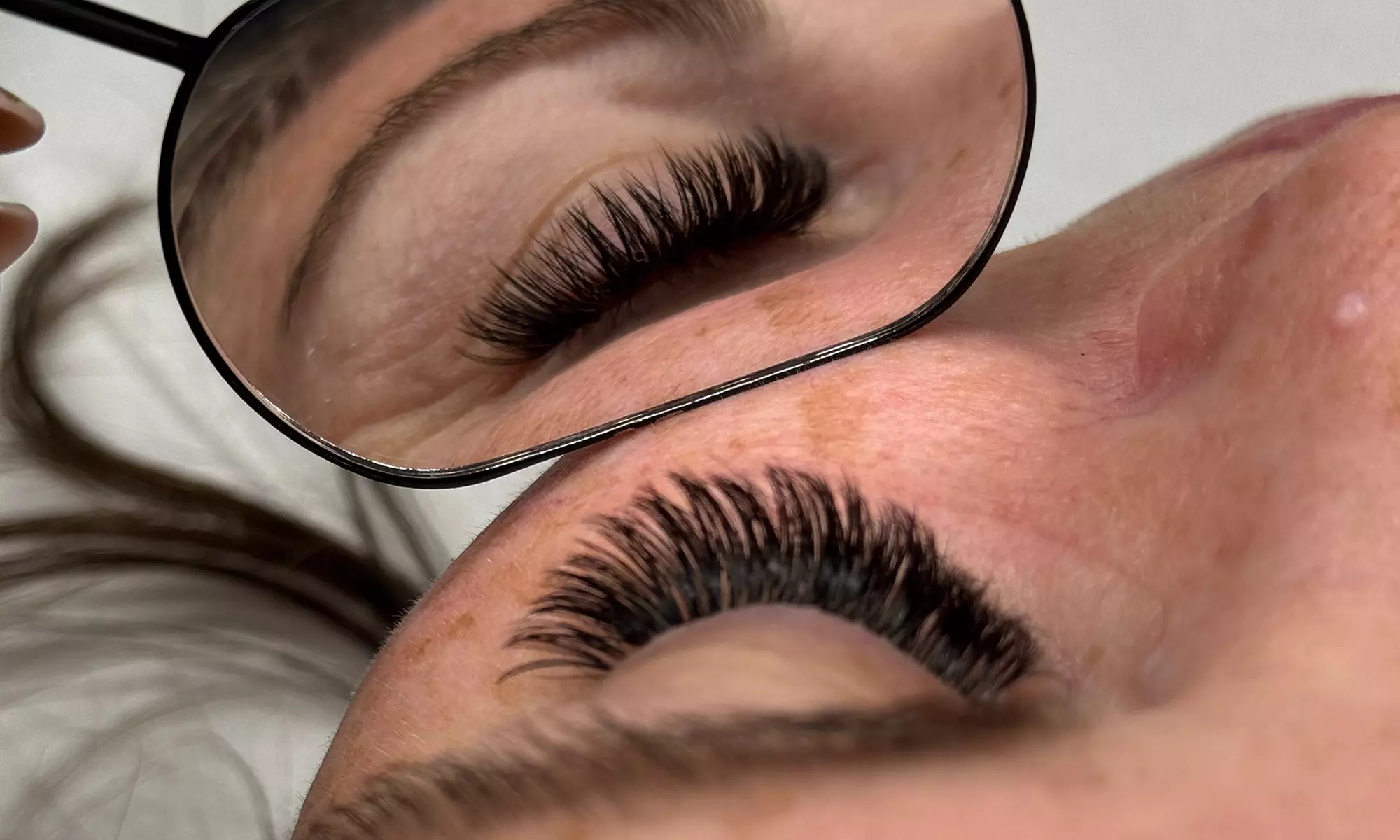 Get Volume Full Set or Hybrid Full Set at Elixir Beauty