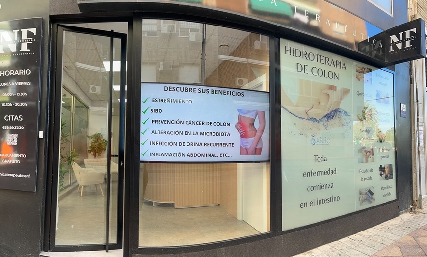 Image 3: Sesión de hidroterapia de colon en Natalia Ferreira