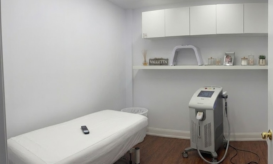 Image 2: 7 Laser Hair Removal Sessions for Smooth, Long-Lasting Results