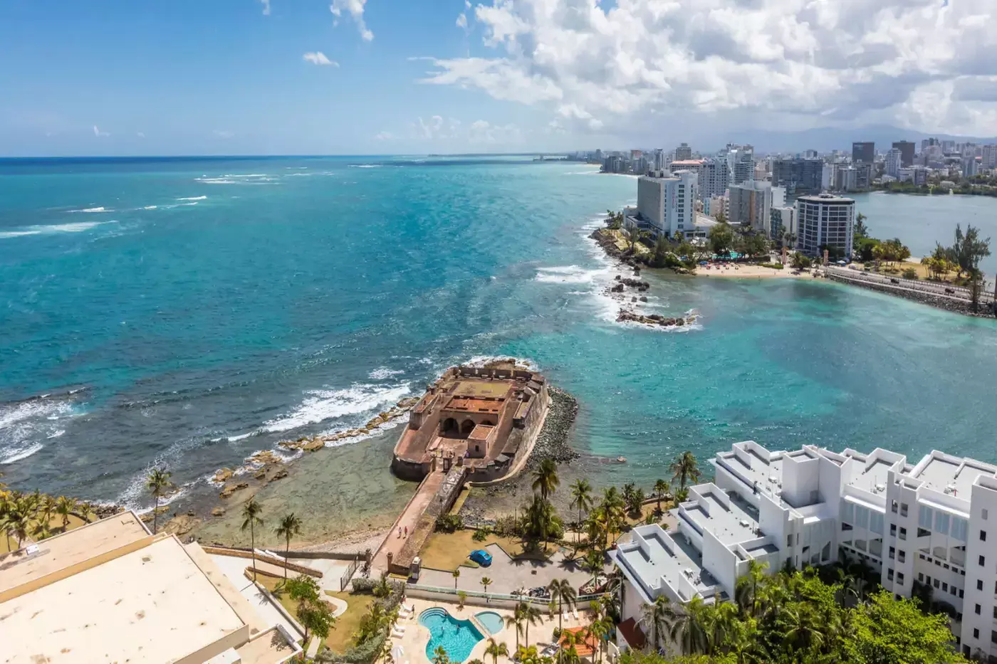 ✈ 4-Day Puerto Rico Vacation at Caribe Hilton w/ Air & F&B Credit