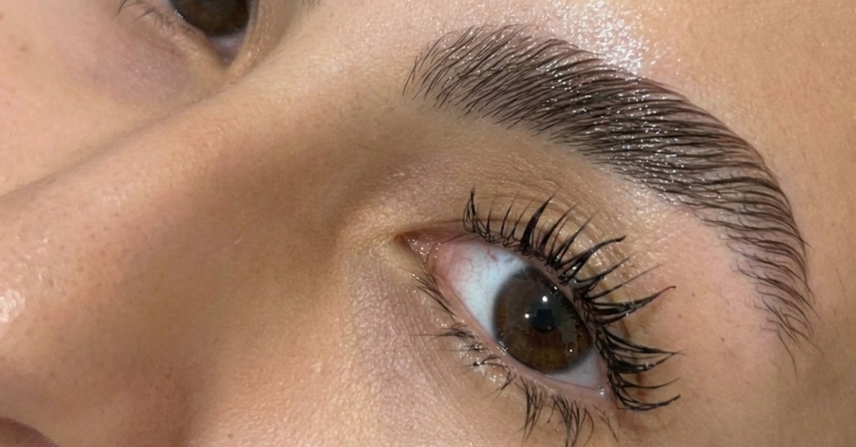 Lifting y tinte de pestañas y diseño de cejas en Madrid