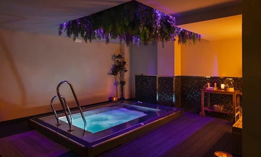 Image 5: Circuito termal con recorrido libre de 60’ con agua, té o infusiones