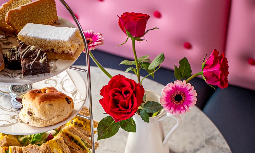 Image 14: Classic Breakfast Plus Prosecco for Up to Four Guests at Huffkins 