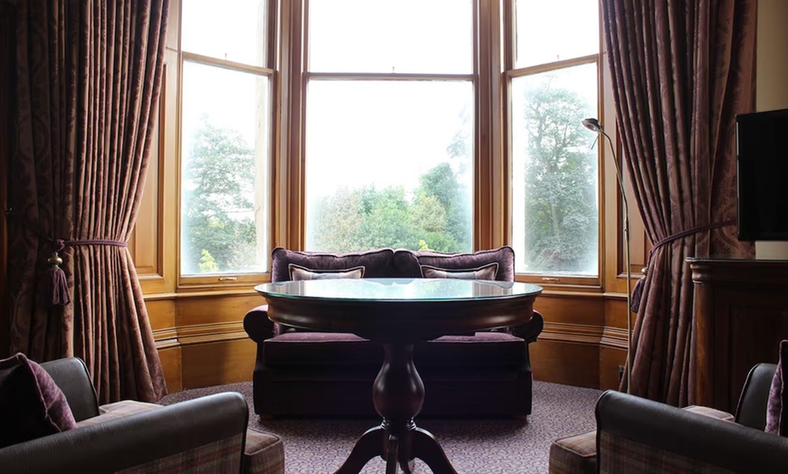 Image 4: 4* Falkirk: Double Room Stay with Optional Breakfast & 2-Course Dinner