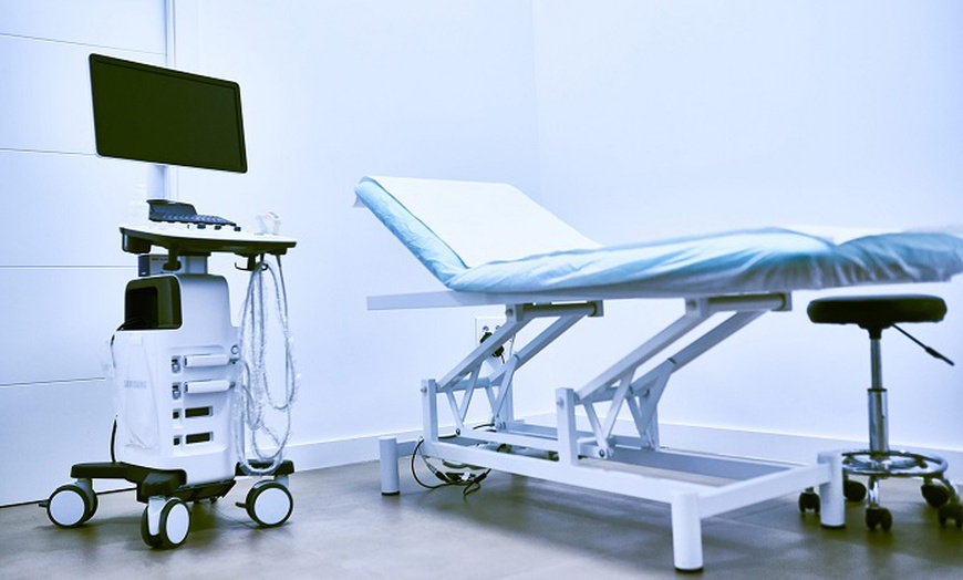 Image 4: 1 o 2 sesiones de cámara hiperbárica, crioterapia y luz LED para 1 o 2