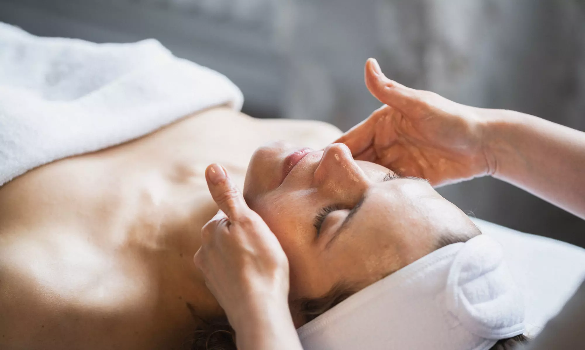 Unwrap Radiance With Mini Facial, Body Wrap, Or Santa’s Cocoa Escape