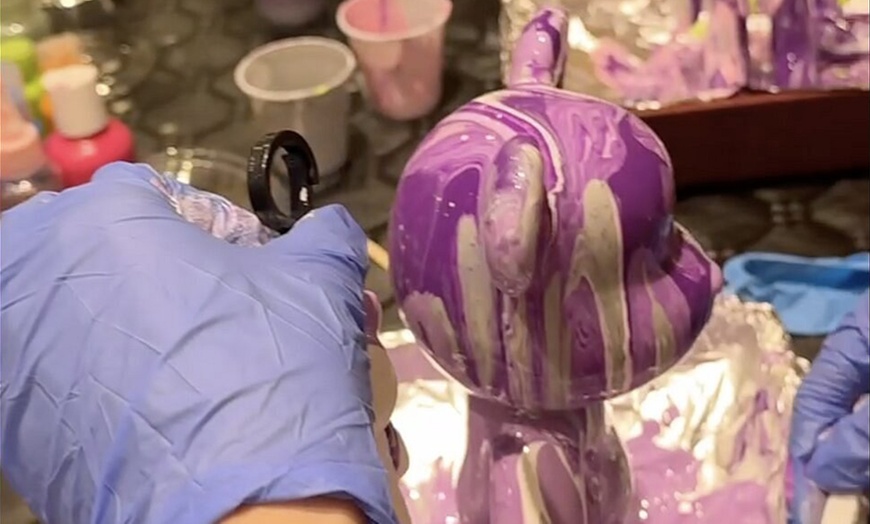 Image 15: Taller de pintura de un osito de peluche para 1 o 2 personas