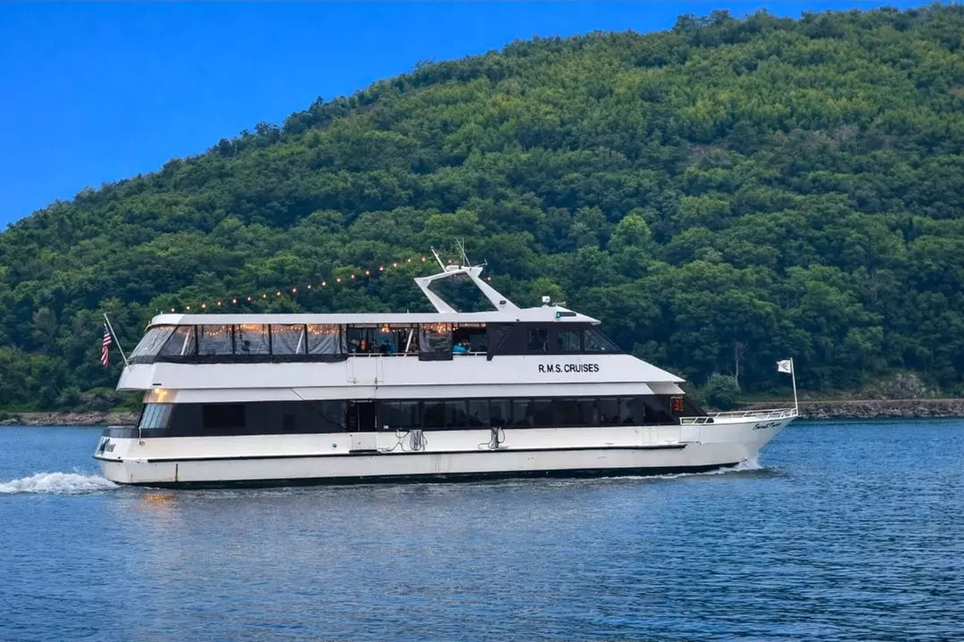 2.5-Hour Weekend Brunch Cruise – Hudson River