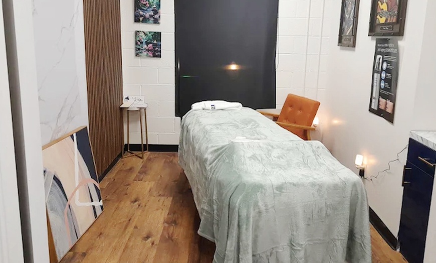 Image 4: 60 or 90 Min Couples, Swedish, Pregnancy, Deep Tissue Massage & More