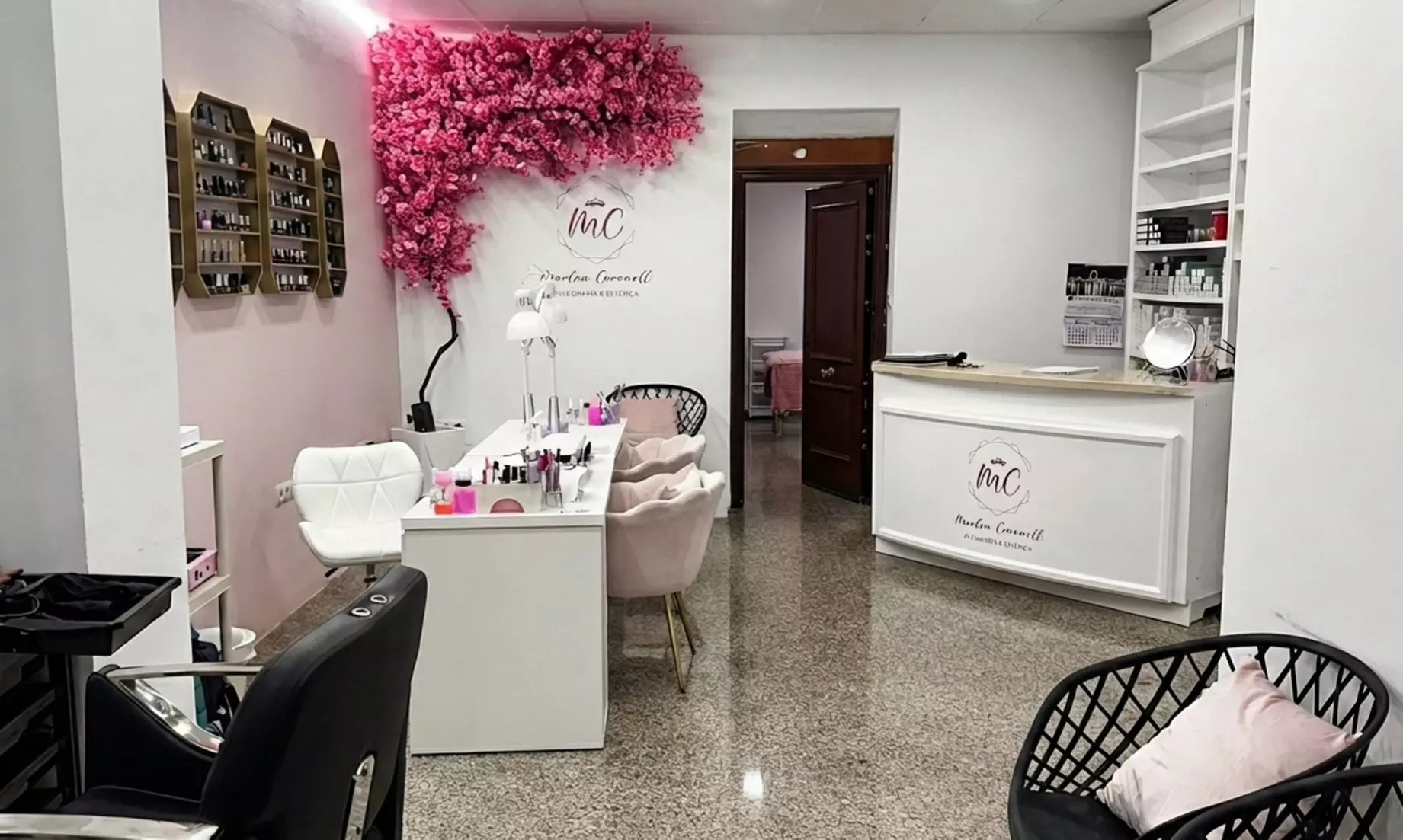 Manicura y pedicura normal o semipermanente en sesión o pack