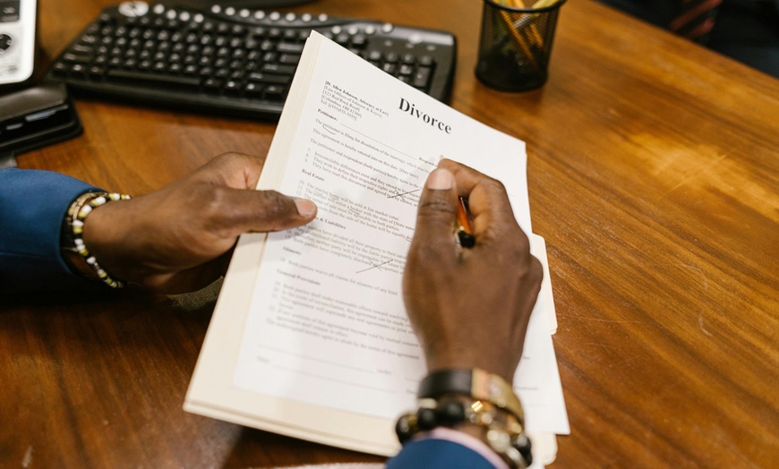 Image 2: Fast & Reliable Mobile Notary For 1–10 Divorce Documents Anytime