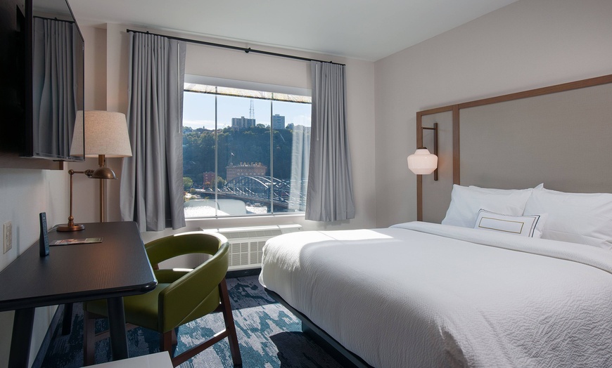 Image 3: Member-Only Deal: Fairfield Inn & Suites Pittsburgh Downtown