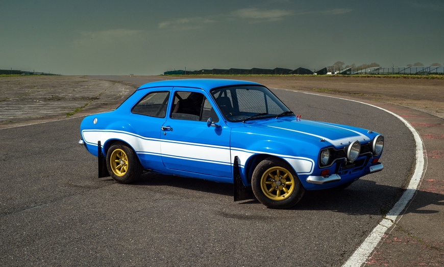 Image 6: Classic Car Driving Experience Blast by Everyman Racing Limited