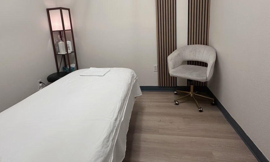 Image 6: Indulge in a 45, 60, or 90-Minute Scalp and Head Spa at Elite Spa