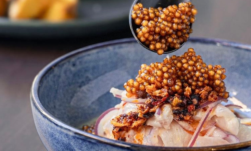 Image 5: Menú de comida fusión peruana-cantonesa con postre y bebida para 2