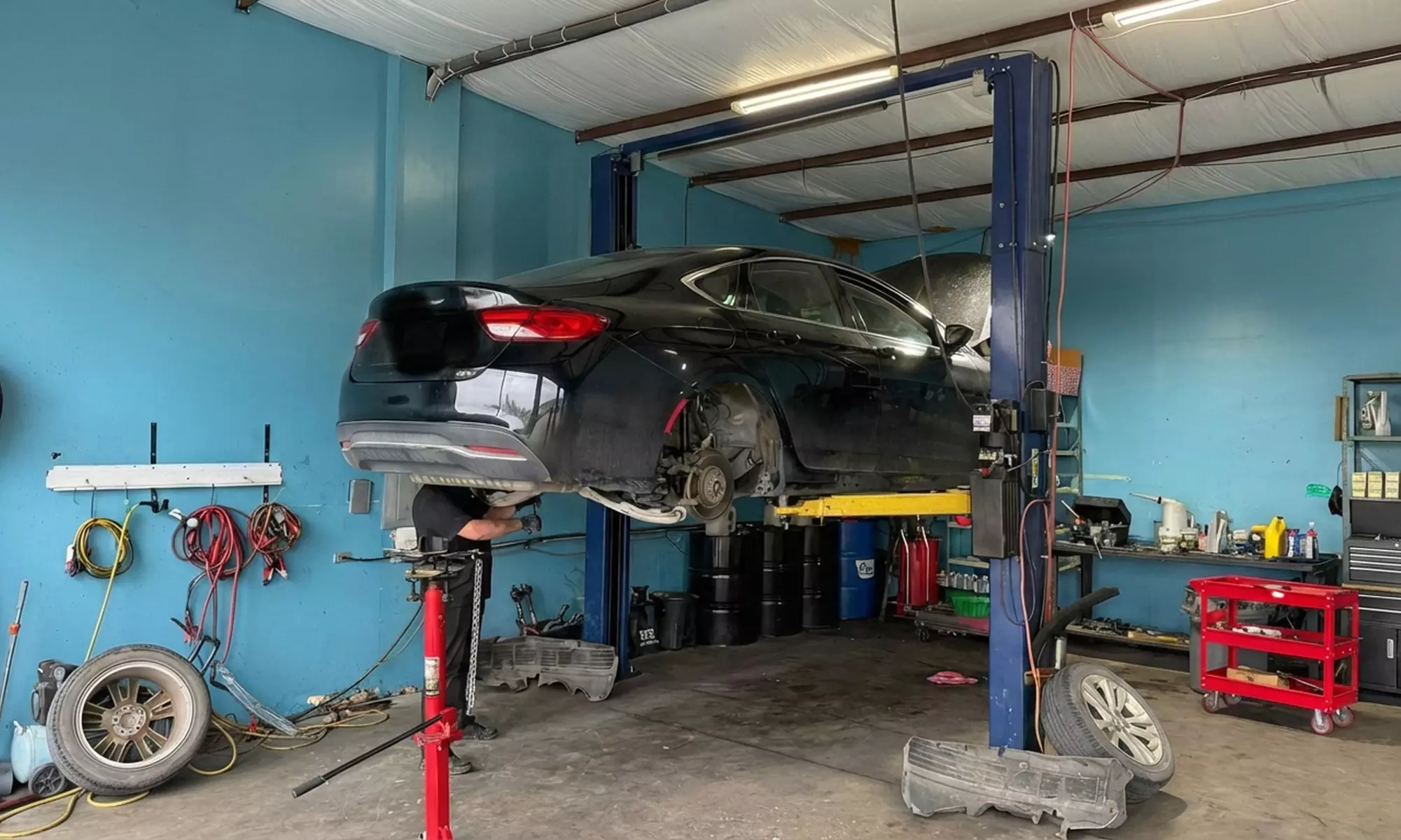 Full Service Synthetic oil/Blend Oil Change (w/ Standard Oil& Filter)