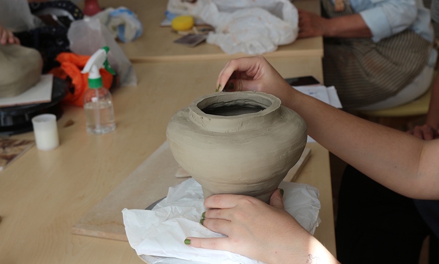Image 15: Curso intensivo de cerámica con bebida y picoteo, verano e invierno