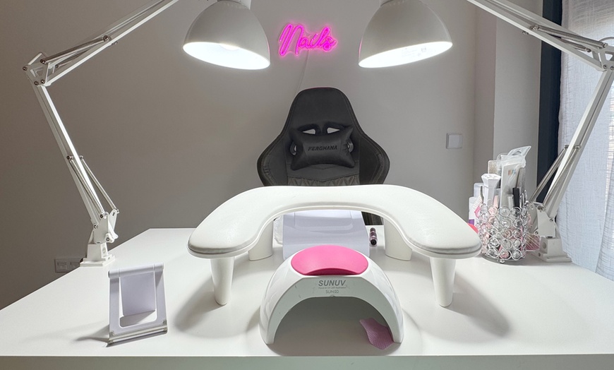 Image 7: 1 o 3 sesiones de manicura y/o pedicura para 1 persona