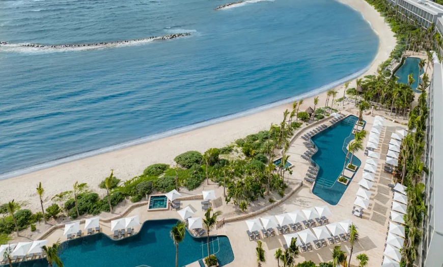 Image 5: ✈4-Day 5* Hilton Tulum Resort Stay with Air from Great Value Vacations