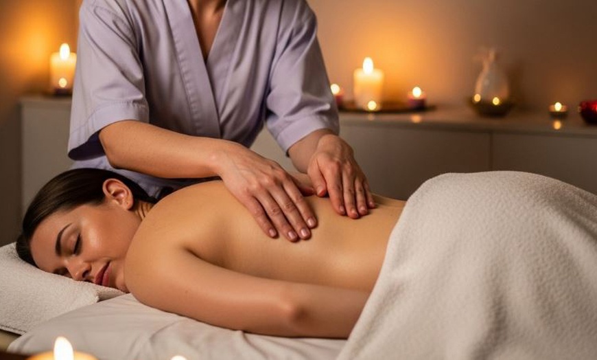 Image 1: Masaje relajante con opción a reflexología podal o masaje craneofacial