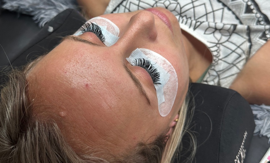 Image 4: Elevate w/ Classic Eyelash Extension w/ Optional 1 Touch Up in 2 Weeks