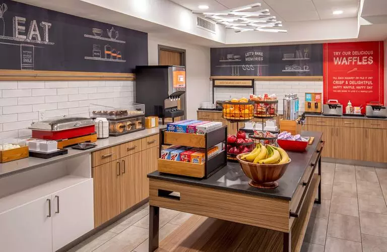 Modern comfort with breakfast and easy coastal access