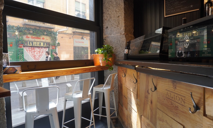 Image 9: Hasta 55% de dto. en Cocina española en Txakolina Cava Baja