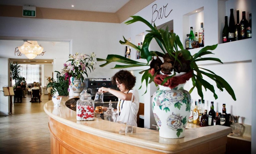 Image 7: Rimini 4*: soggiorno con colazione, idromassaggio, cena o massaggio