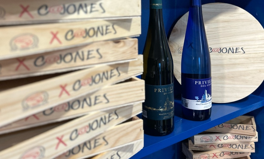 Image 4: Menú andaluz con entrantes, principales y bebidas