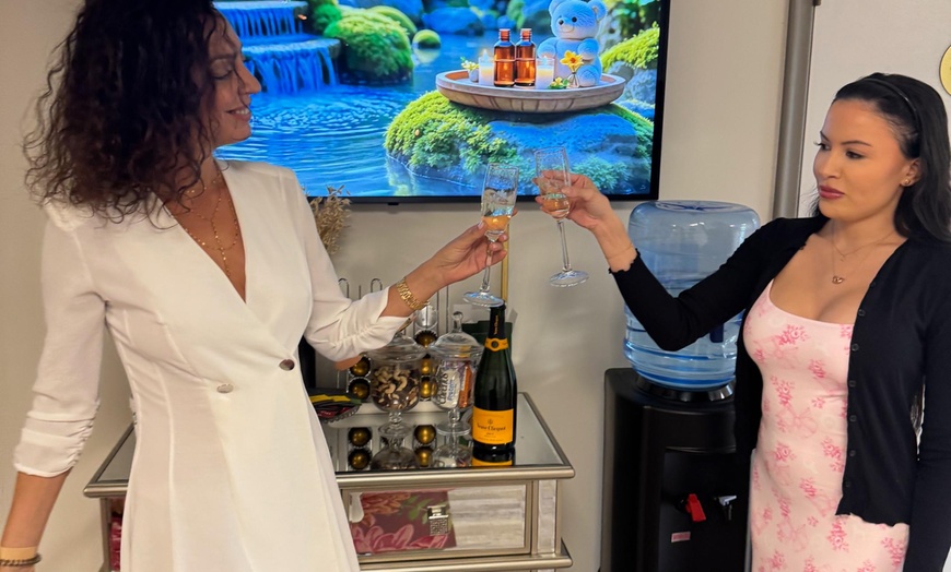 Image 4: Get a 1, 2 or 3 Scalp Treatment + Oxygen Facial  & Red Light Therapy