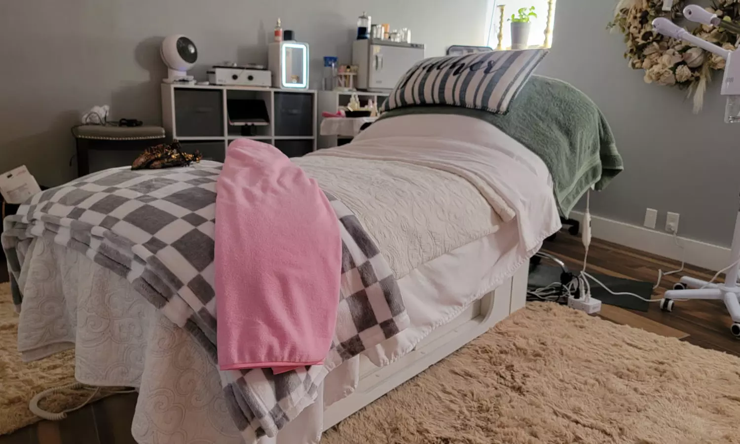 One or Two x Hydro-Facial with Red Light Therapy (60 or 75-Minutes)