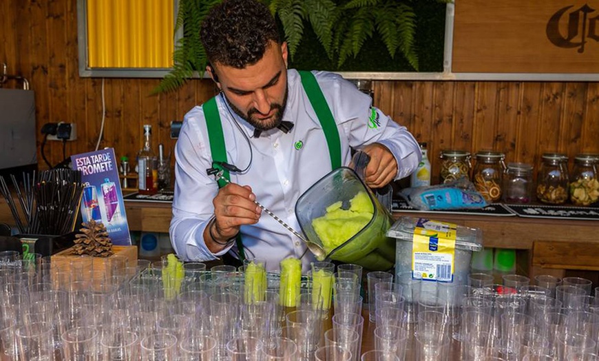 Image 9: Acceso a beach club con música y consumición para 1, 2 o 4 personas