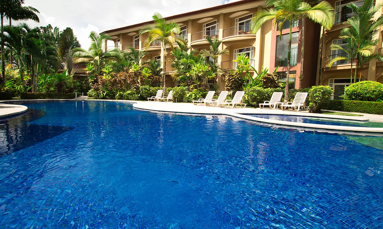 ✈ 5-Night Costa Rica Volcano & Cloud Forest Trip w/Air, Car Rental