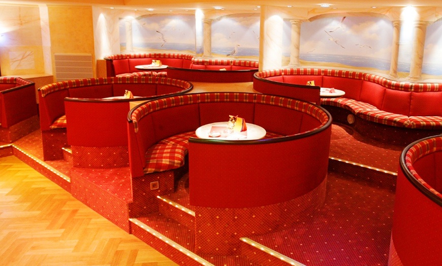 Image 9: 100, 200 oder 300 € Wertgutschein für alle Paartanz- & Solotanz-Kurse