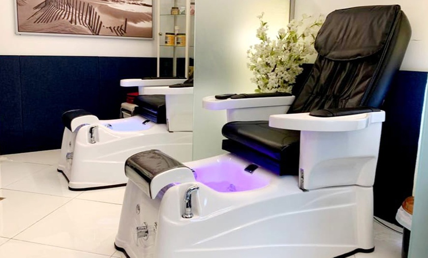 Image 5: Luxury Gents Spa Treatments with Facial & Moroccan Bath Options
