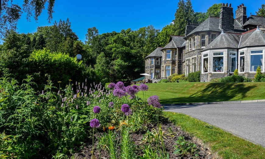 Image 15: Windermere: 4* Stay with Breakfast 