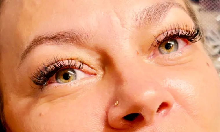 Lash Perfection: Classic to Mega Volume in One Stunning Set