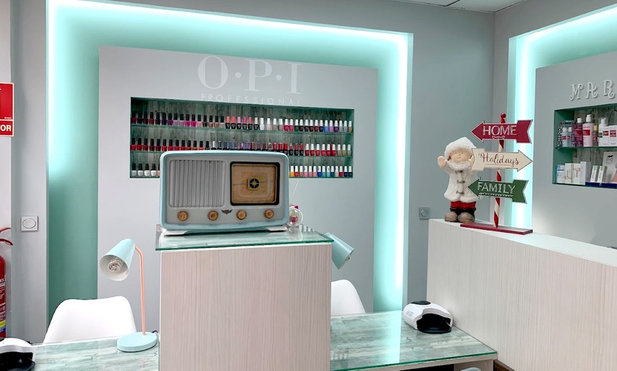 Image 5: Sesión de lifting y tinte de pestañas con diseño y depilación de cejas