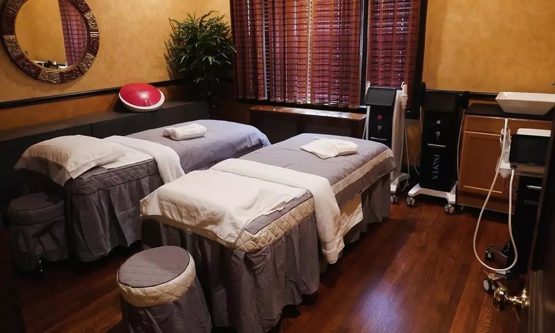 60-Minute Hydrating Facial with Facial Massage or 90-Minute Facial with Massage and LED Light ( Up to 46% Off ) - Primary Image