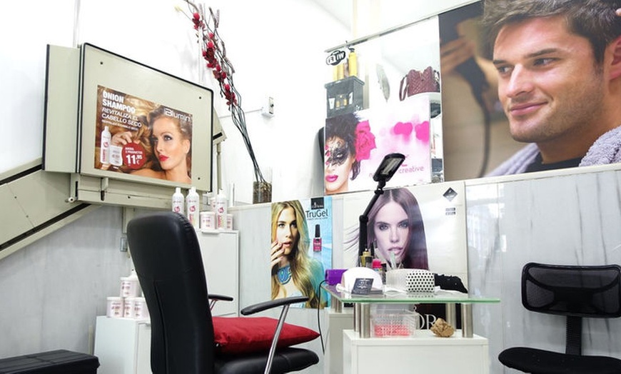 Image 6: Sesión de tratamiento facial con opciones personalizadas y exclusivas